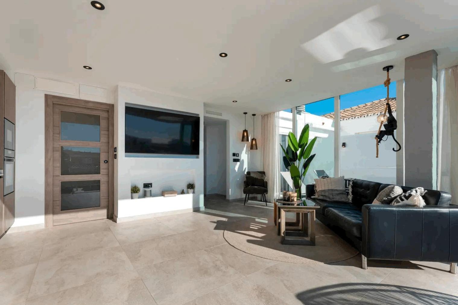 Fantastic Duplex Penthouse Apartment *